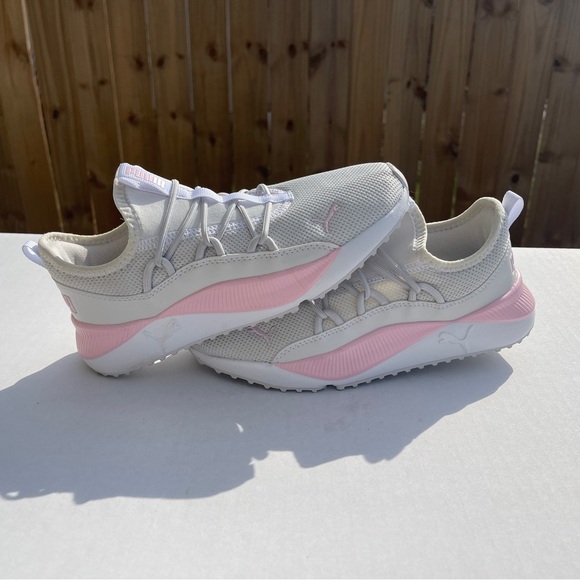 NWOT Puma Pacer Future Web Slip On Pink Size 3c - Picture 6 of 8